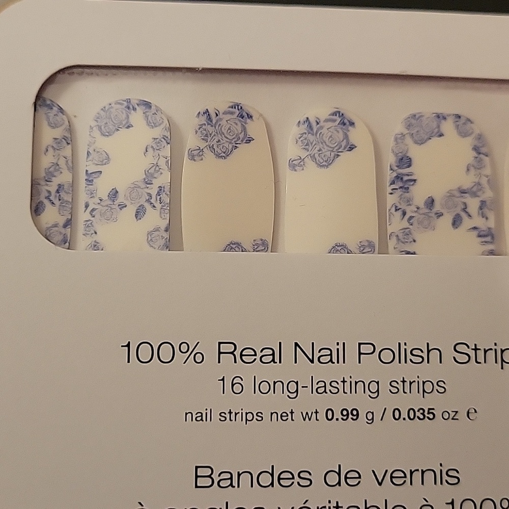 Color street nail strip